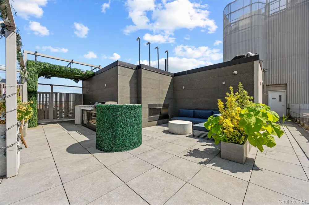 208 Delancey Street #PH3 New York (Manhattan), NY 10002