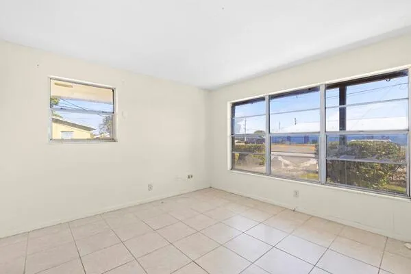 110 SW 12TH AVENUE South Bay, FL 33493