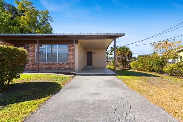 110 SW 12TH AVENUE South Bay, FL 33493