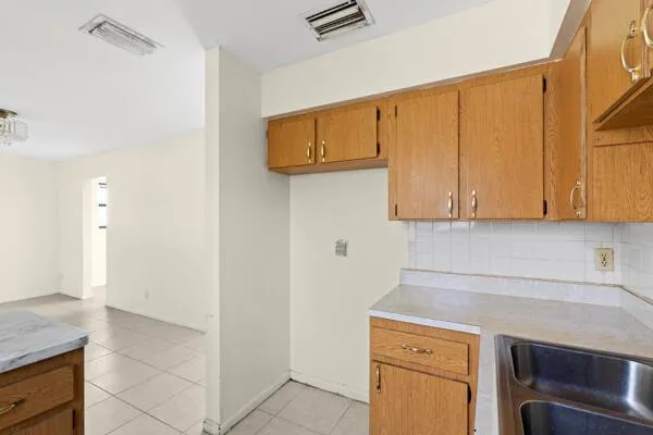 110 SW 12TH AVENUE South Bay, FL 33493