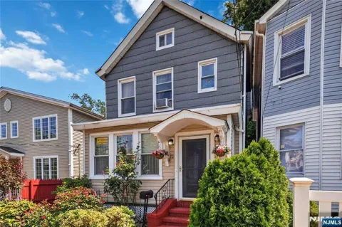 12 Maple Street