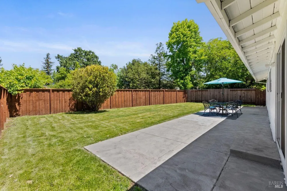 4541 Rinconada Drive Santa Rosa, CA 95409