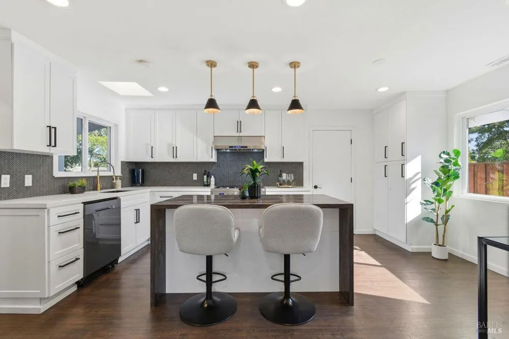 4541 Rinconada Drive Santa Rosa, CA 95409