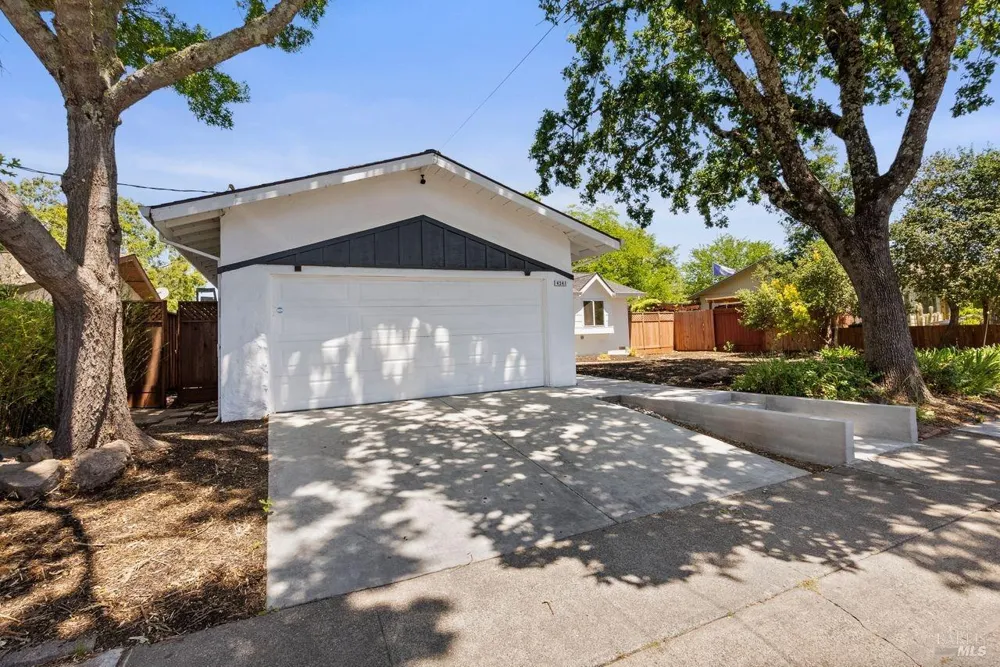 4541 Rinconada Drive Santa Rosa, CA 95409