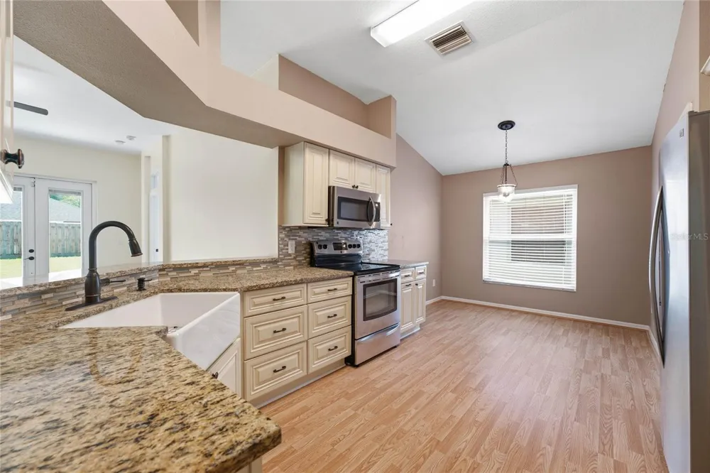 19520 MORDEN BLUSH DRIVE Lutz, FL 33558