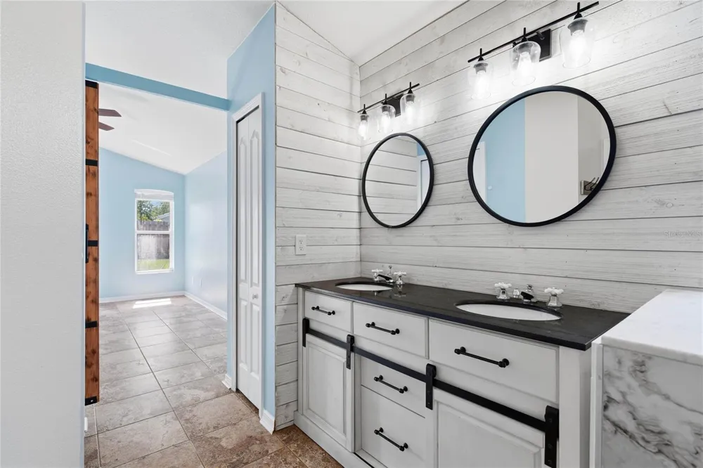 19520 MORDEN BLUSH DRIVE Lutz, FL 33558
