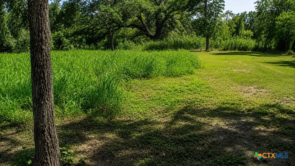 5 SW Blk 1st Avenue Waelder, TX 78959