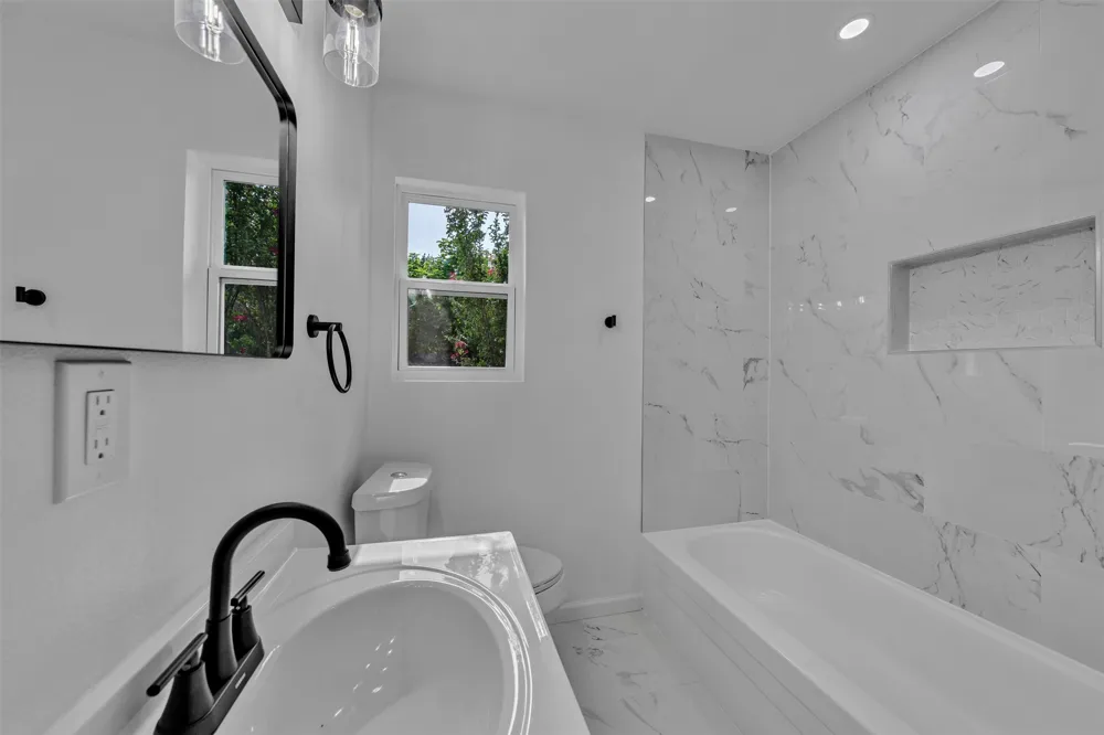 408 Simmons Drive Hurst, TX 76053