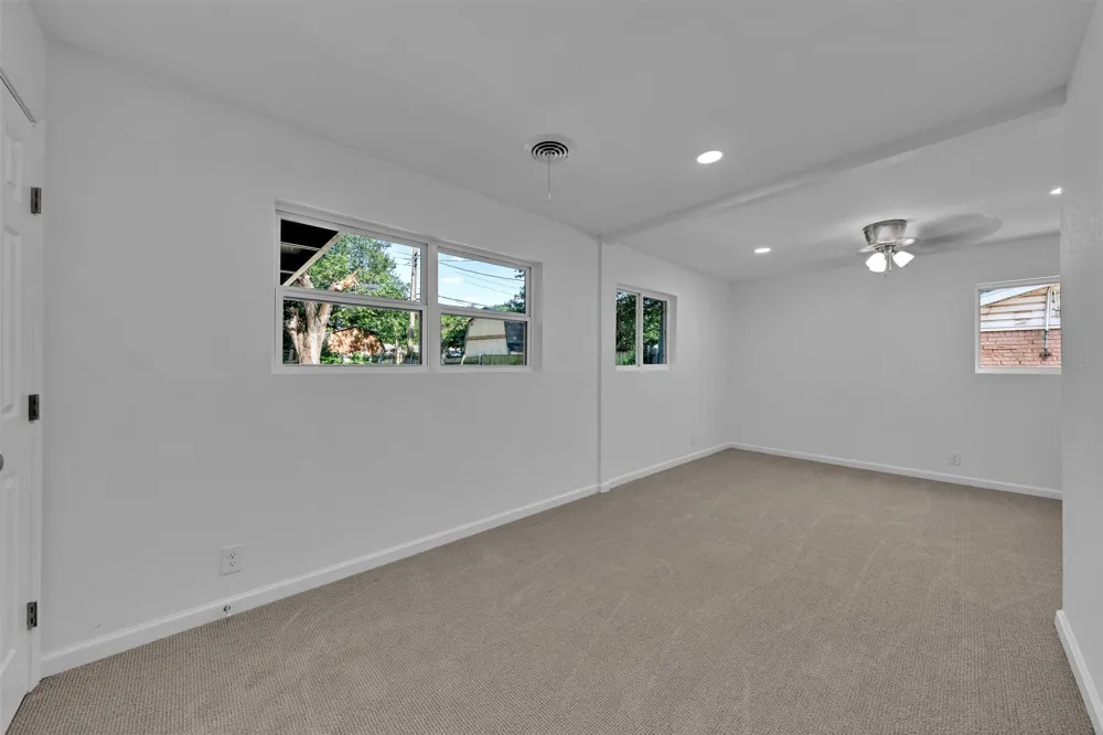 408 Simmons Drive Hurst, TX 76053