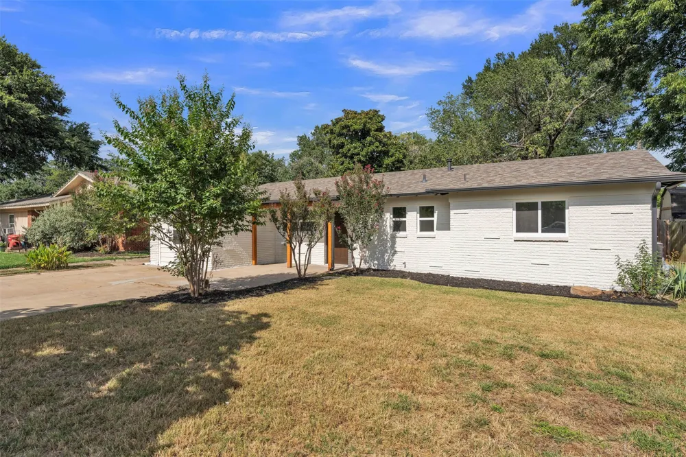 408 Simmons Drive Hurst, TX 76053