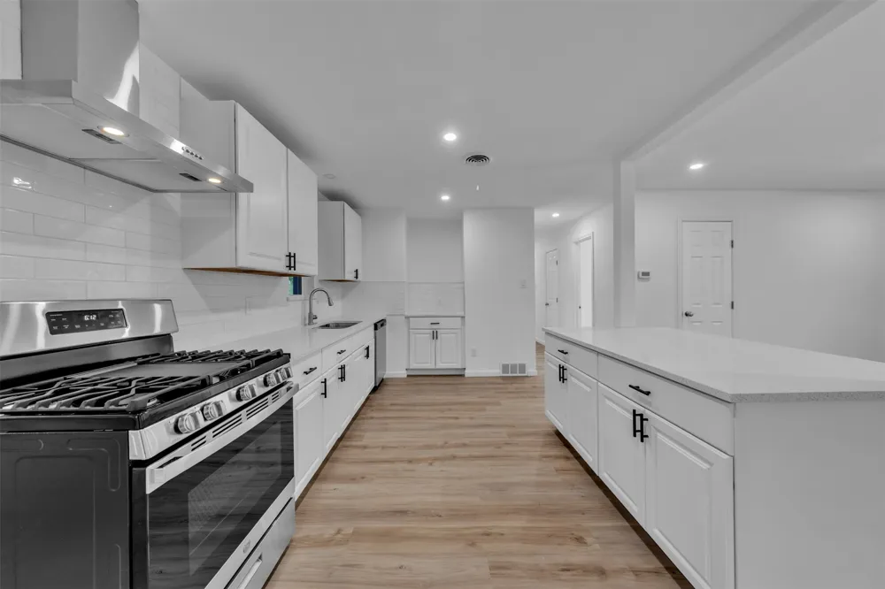 408 Simmons Drive Hurst, TX 76053