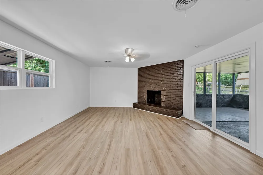 408 Simmons Drive Hurst, TX 76053