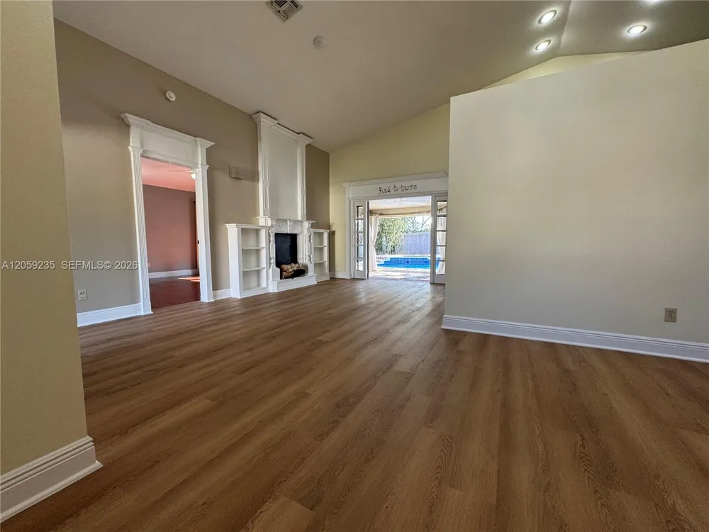 3160 Peachtree Cir Davie, FL 33328