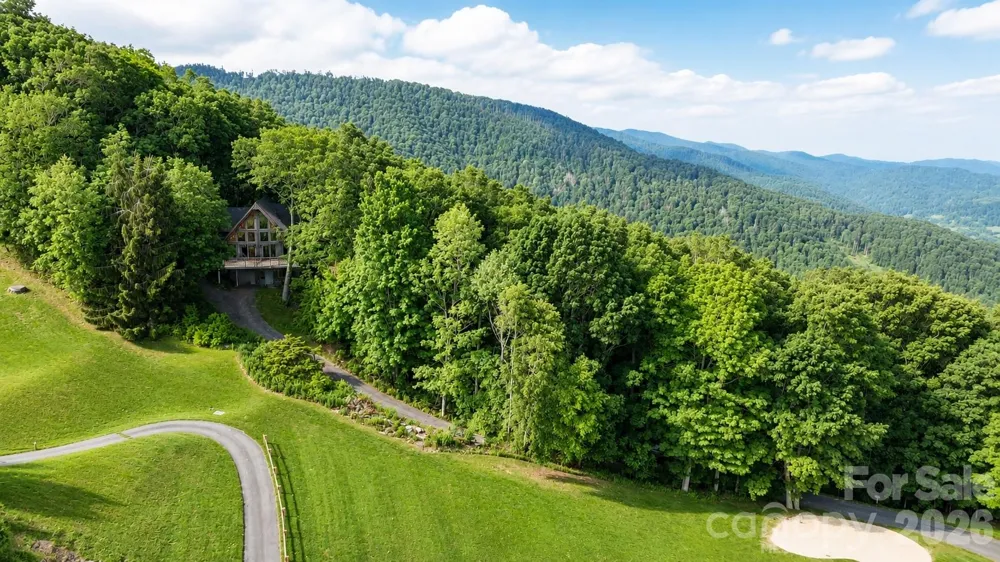 61 Skyfire Drive Burnsville, NC 28714