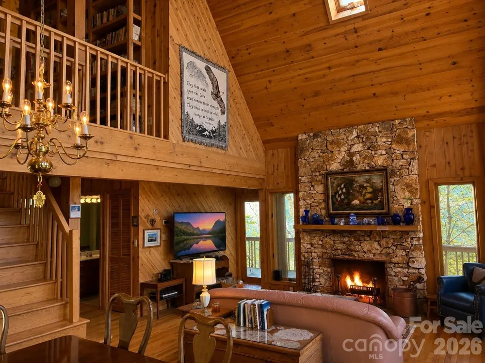 61 Skyfire Drive Burnsville, NC 28714