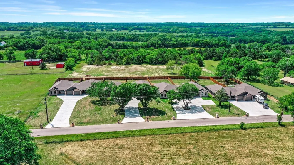 617 Friendship Road Sherman, TX 75092