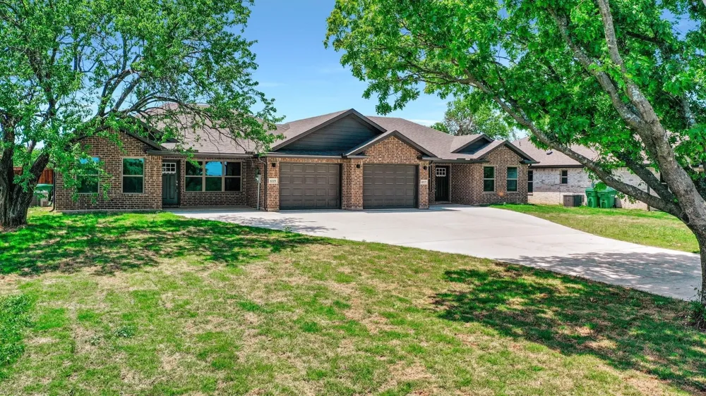 617 Friendship Road Sherman, TX 75092