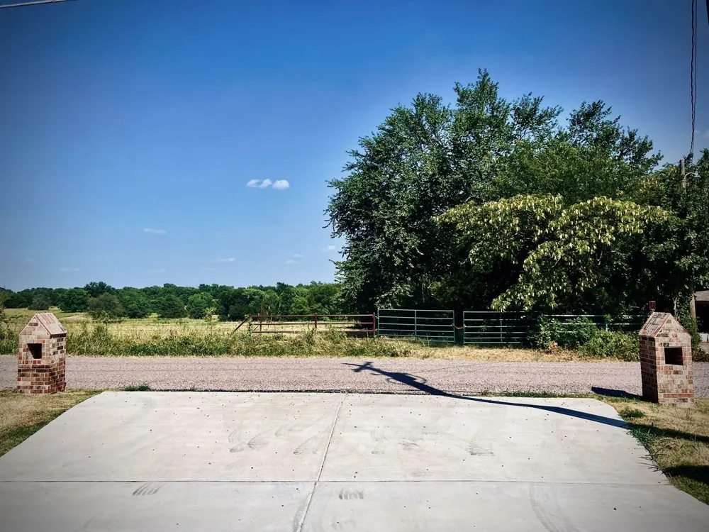 617 Friendship Road Sherman, TX 75092
