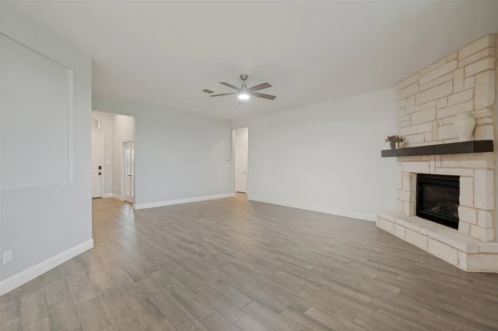230 Clairmont Drive Ponder, TX 76259
