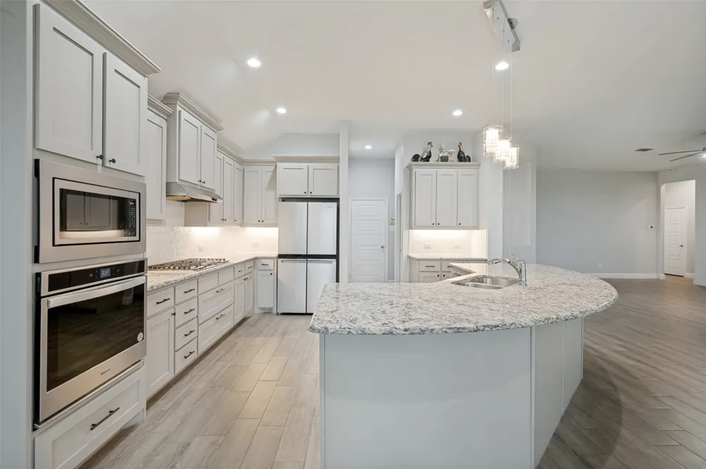 230 Clairmont Drive Ponder, TX 76259
