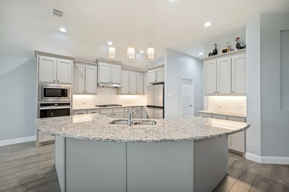230 Clairmont Drive Ponder, TX 76259