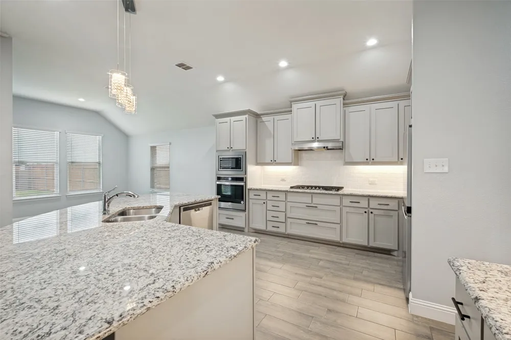 230 Clairmont Drive Ponder, TX 76259