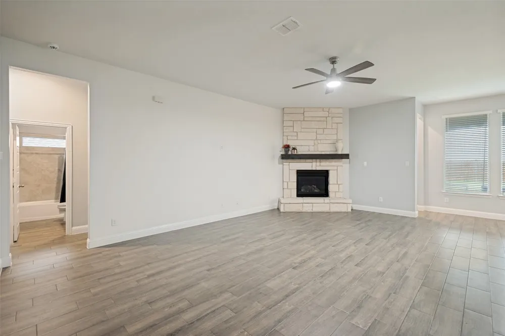 230 Clairmont Drive Ponder, TX 76259