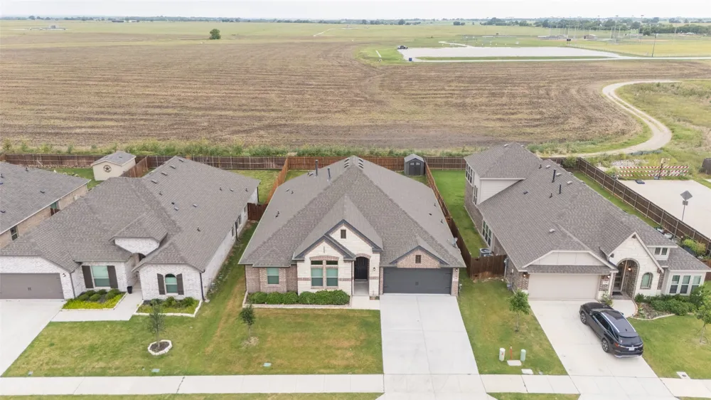 230 Clairmont Drive Ponder, TX 76259