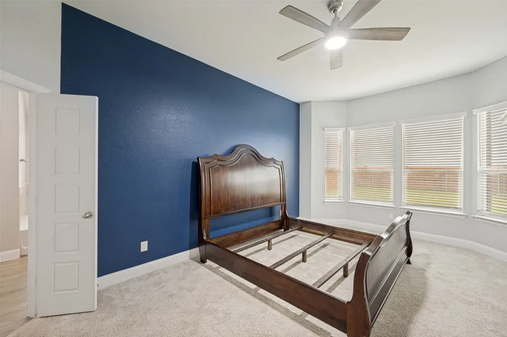 230 Clairmont Drive Ponder, TX 76259