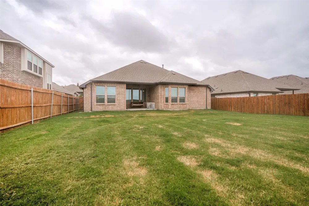 230 Clairmont Drive Ponder, TX 76259