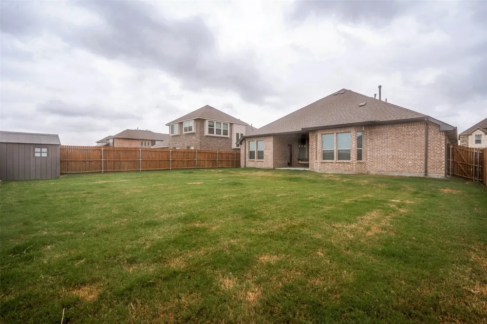 230 Clairmont Drive Ponder, TX 76259