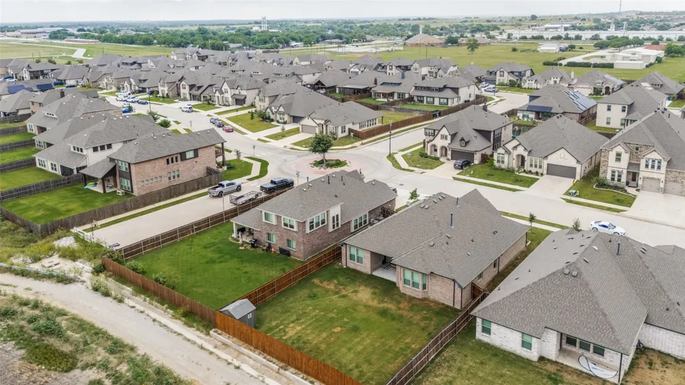 230 Clairmont Drive Ponder, TX 76259