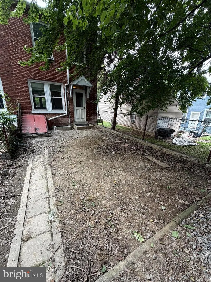 674 SAINT JOSEPH STREET Lancaster, PA 17603