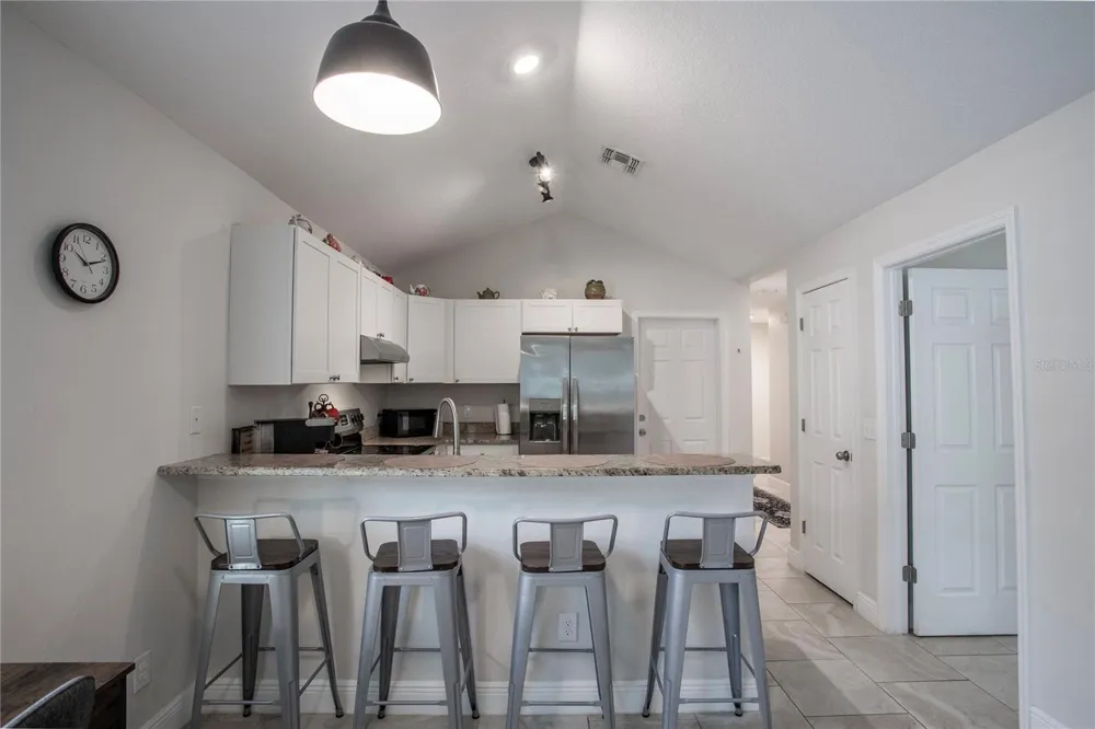 1202 S DEWEY STREET Eustis, FL 32726