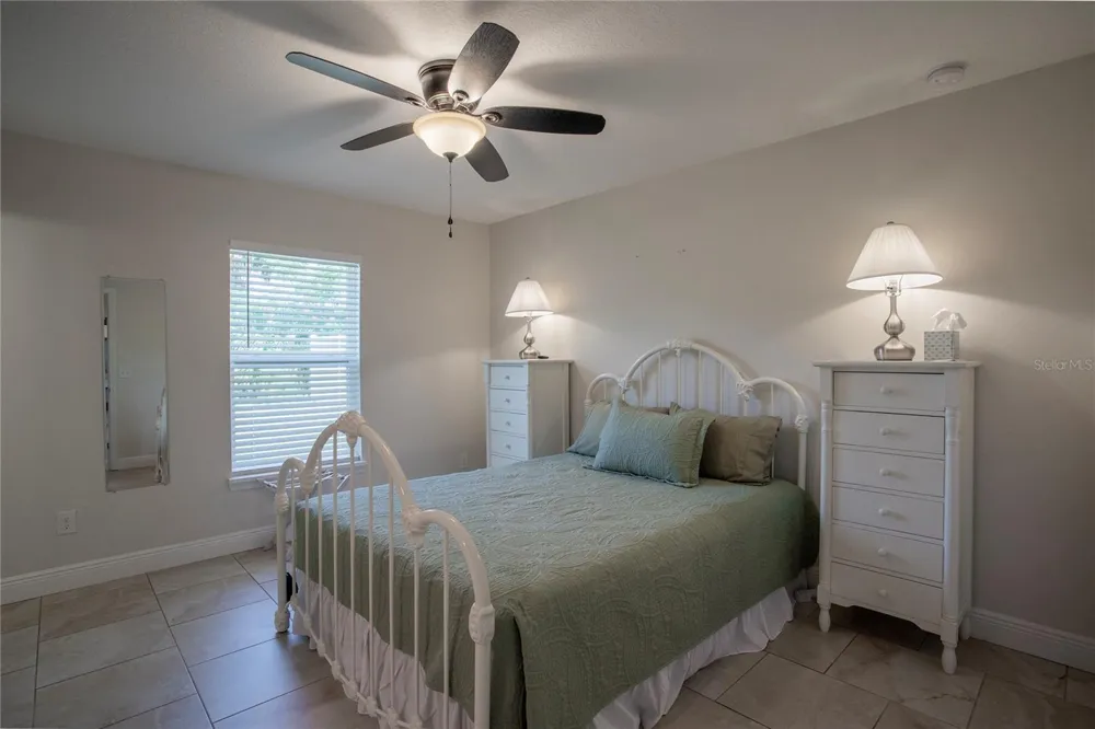 1202 S DEWEY STREET Eustis, FL 32726