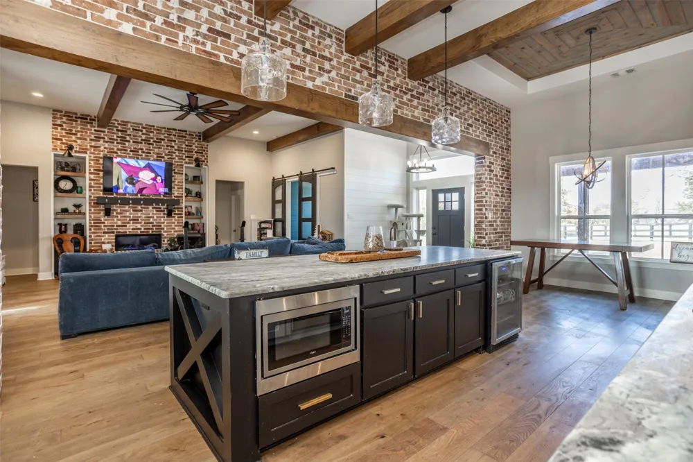 1205 Northshore Lane Valley View, TX 76272