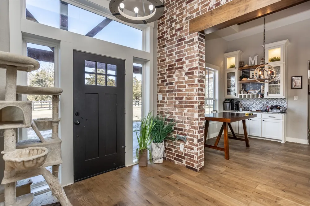 1205 Northshore Lane Valley View, TX 76272