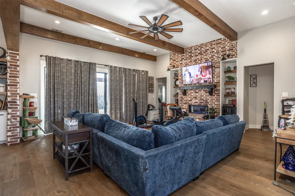 1205 Northshore Lane Valley View, TX 76272