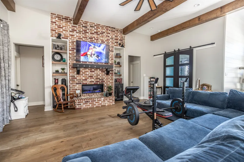 1205 Northshore Lane Valley View, TX 76272