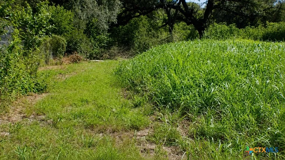 6 SW Blk 1st Avenue Waelder, TX 78959