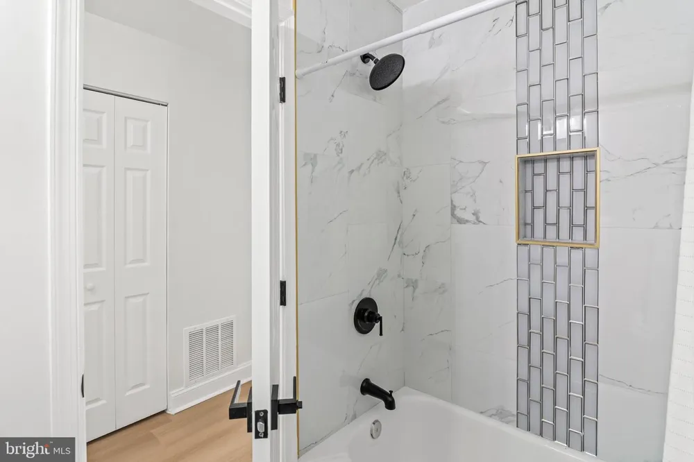 38 HERITAGE COURT Annapolis, MD 21401