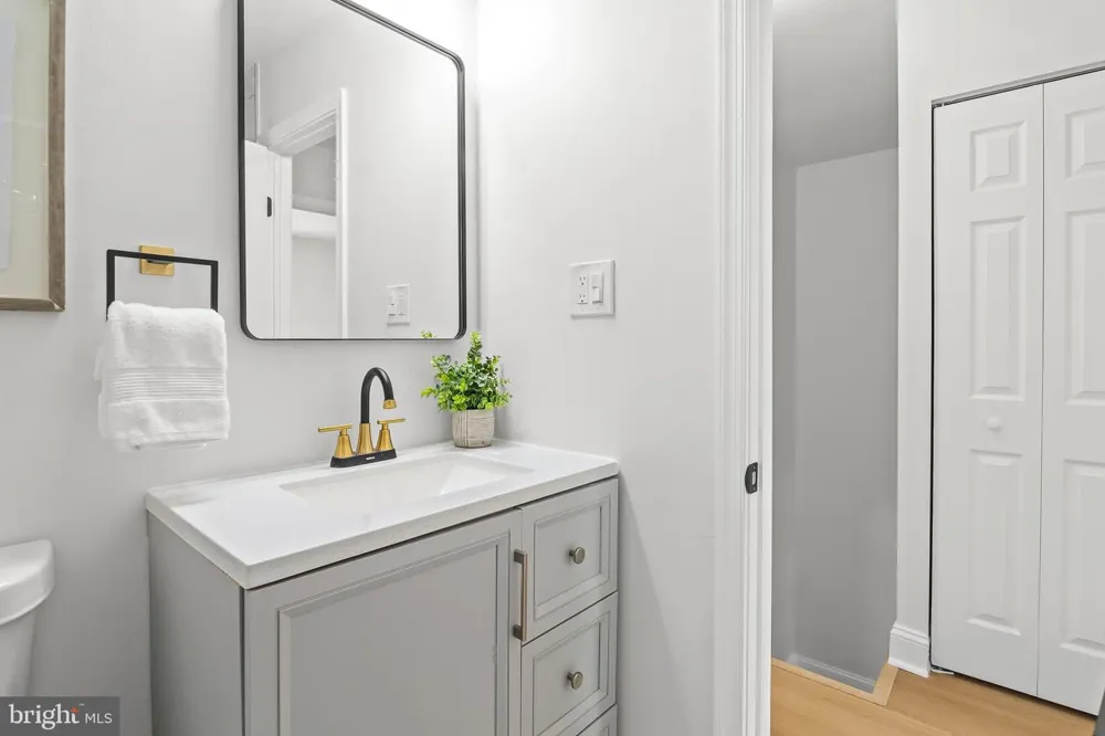 38 HERITAGE COURT Annapolis, MD 21401