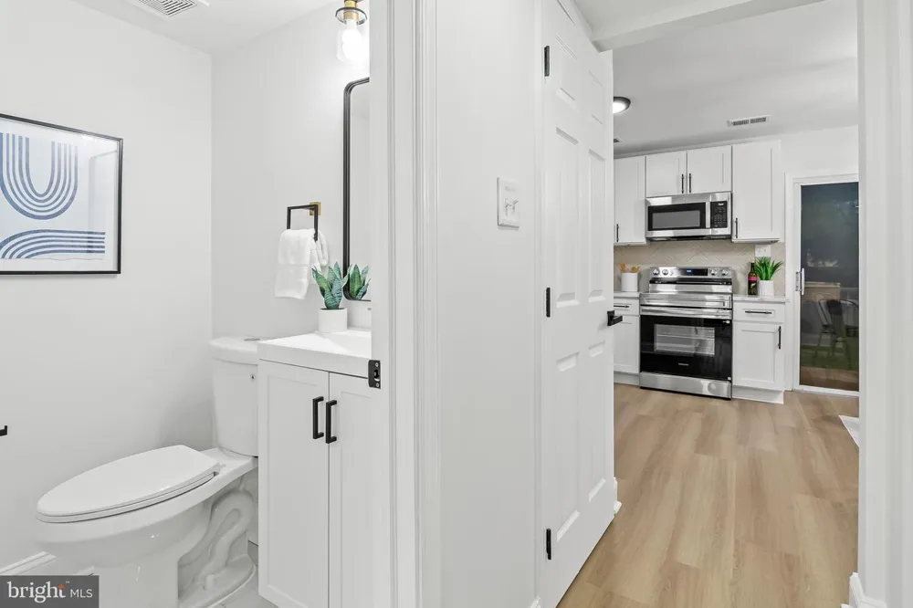 38 HERITAGE COURT Annapolis, MD 21401