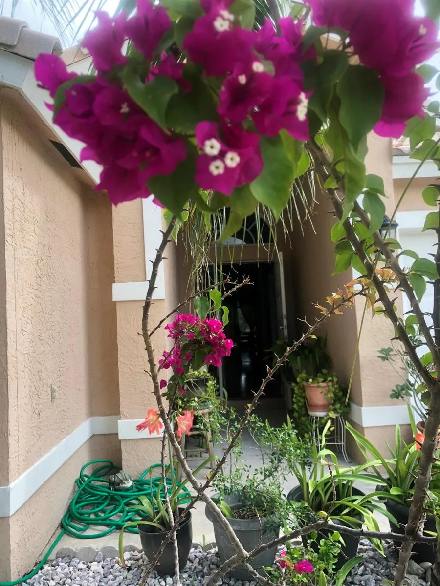 139 PRESERVE DRIVE Royal Palm Beach, FL 33411