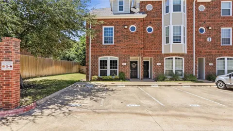 305 Holleman Drive E #801