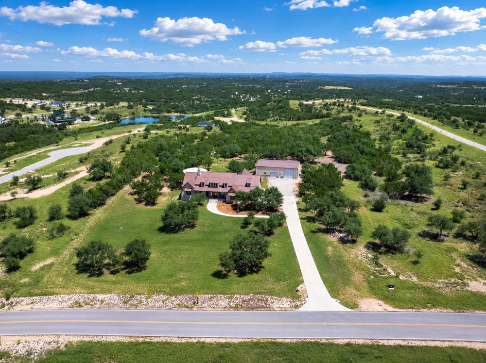 1516 E Flying Owl Drive Johnson City, TX 78636