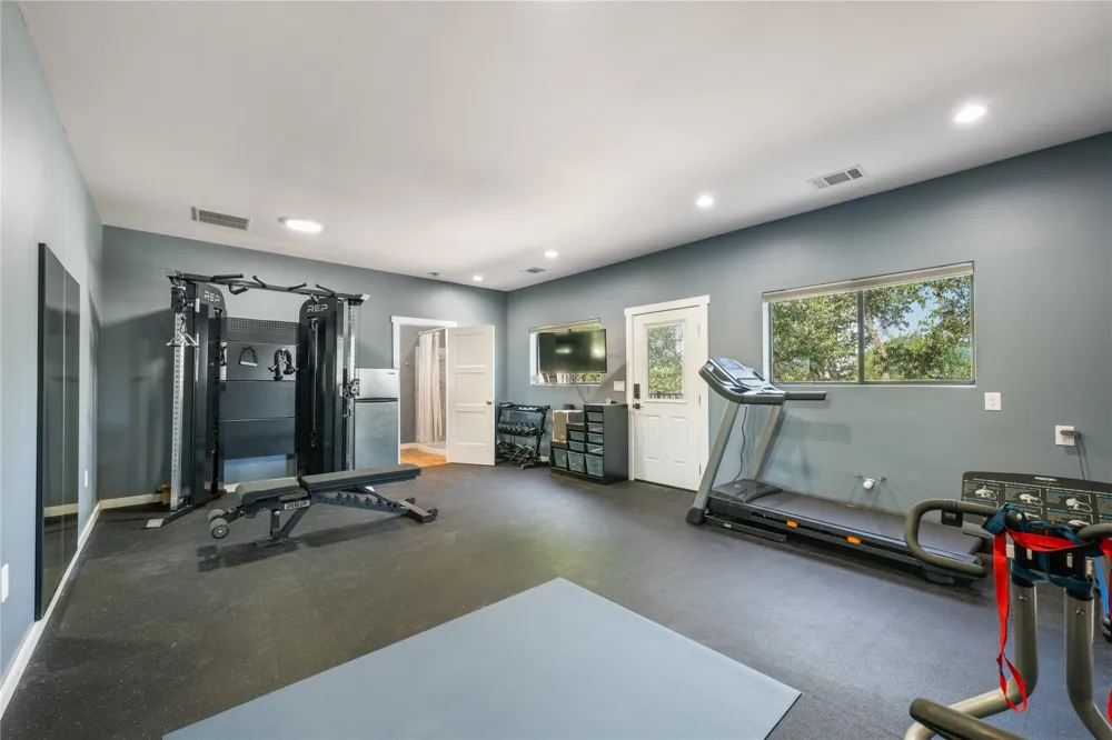 1516 E Flying Owl Drive Johnson City, TX 78636