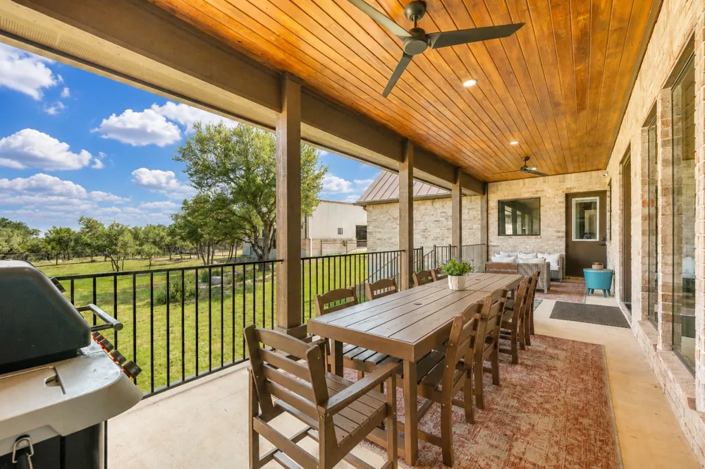 1516 E Flying Owl Drive Johnson City, TX 78636
