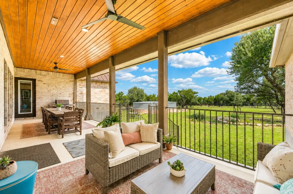 1516 E Flying Owl Drive Johnson City, TX 78636