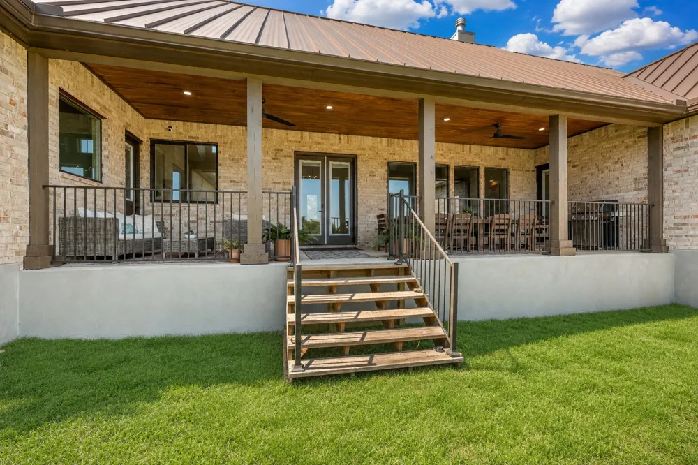 1516 E Flying Owl Drive Johnson City, TX 78636
